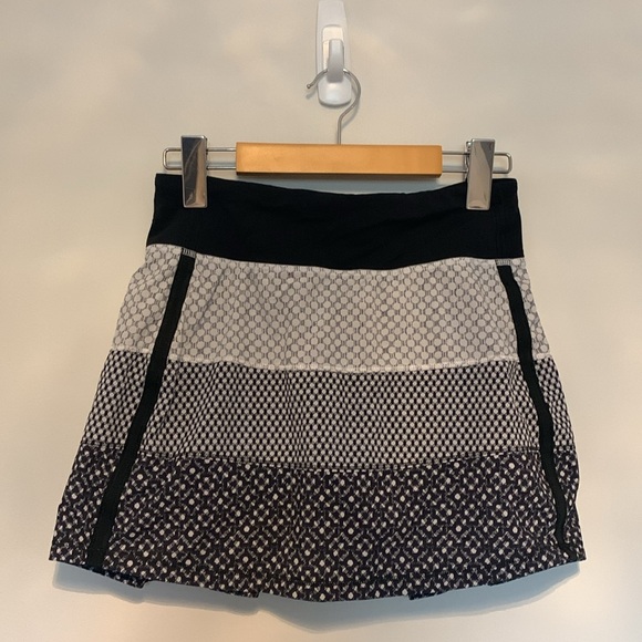 Lululemon Pace Rival Skirt II (Tall) *4-way Stretch - Picture 4 of 10